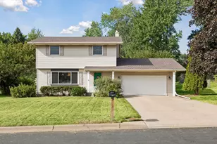 2525 Blomquist Ave, White Bear Lake, MN 55110 - Photo 2