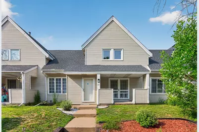 25 Stevens Street E, Saint Paul, MN 55107 - Photo 2