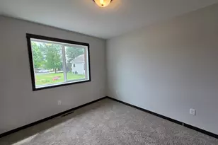204 Barony Rd, Le Sueur, MN 56058 - Photo 10