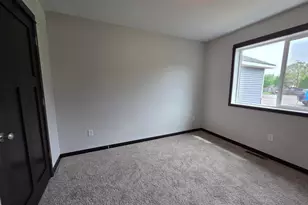 204 Barony Rd, Le Sueur, MN 56058 - Photo 10
