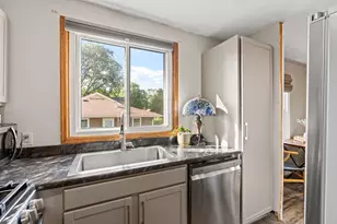 8227 Blaisdell Ave S, Bloomington, MN 55420 - Photo 10