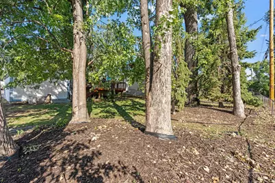 8227 Blaisdell Avenue S, Bloomington, MN 55420 - Photo 32