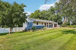 19112 Townline Rd, Minnetonka, MN 55345 - Photo 2