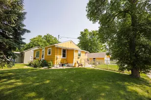 511 W 11th St, Morris, MN 56267 - Photo 2