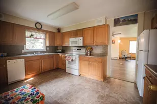 511 W 11th St, Morris, MN 56267 - Photo 16
