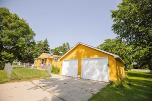 511 W 11th St, Morris, MN 56267 - Photo 6