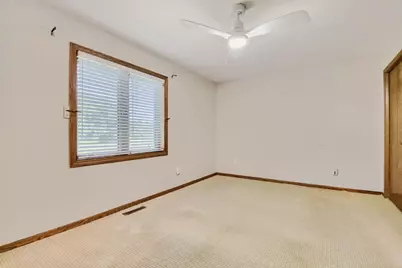 4075 Valentine Crest Road, Arden Hills, MN 55112 - Photo 16