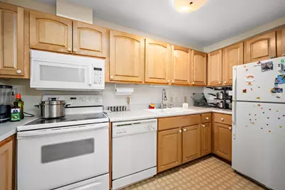10211 Cedar Lake Road #204, Minnetonka, MN 55305 - Photo 4
