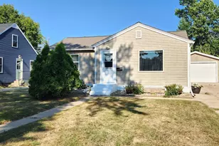 808 5th St NE, Staples, MN 56479 - Photo 2