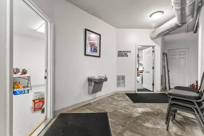 2038 W Broadway Avenue, Minneapolis, MN 55411 - Photo 28