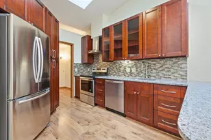 5546 Village Dr, Edina, MN 55439 - Photo 4