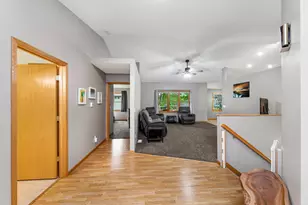 909 Jonathan Ln, La Crescent, MN 55947 - Photo 4
