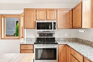 7135 Upper 157th St W, Apple Valley, MN 55124 - Photo 4