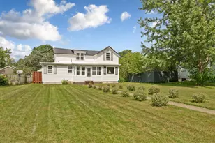 122 W School St, Owatonna, MN 55060 - Photo 2
