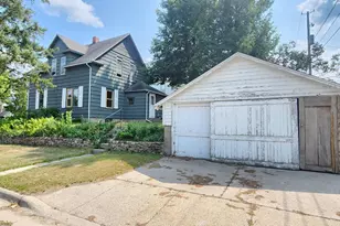 437 7th St NE, Staples, MN 56479 - Photo 1