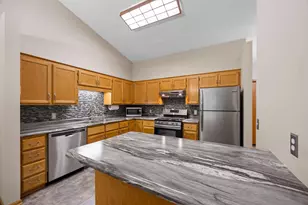 27699 Woodland Dr, Chisago City, MN 55013 - Photo 8