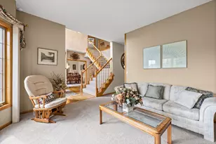 12101 Jasper Ln, Eden Prairie, MN 55347 - Photo 6