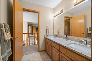 12101 Jasper Ln, Eden Prairie, MN 55347 - Photo 42