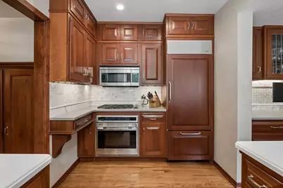 2825 Brookwood Terrace, Minneapolis, MN 55410 - Photo 18