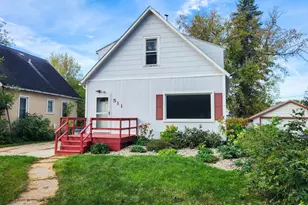 511 11th St N, Moorhead, MN 56560 - Photo 2