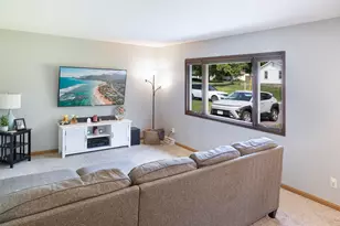 503 Chan View, Chanhassen, MN 55317 - Photo 4