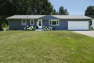 503 Chan View, Chanhassen, MN 55317 - Photo 2