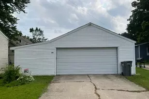 702 11th Ave SW, Austin, MN 55912 - Photo 2
