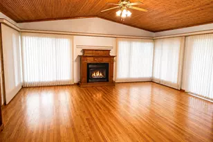 446 Maple Ave S, Thief River Falls, MN 56701 - Photo 2