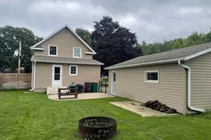 207 1st Ave NE, Geneva, MN 56035 - Photo 2