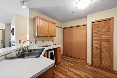 493 Marshland Trail, Chanhassen, MN 55317 - Photo 16