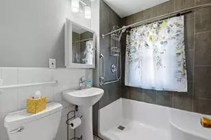 1006 Earl St, Saint Paul, MN 55106 - Photo 18