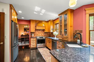12155 Gantry Ln, Apple Valley, MN 55124 - Photo 10