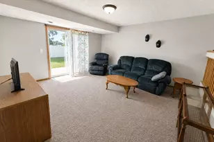 233 Pine St, Cannon Falls, MN 55009 - Photo 6