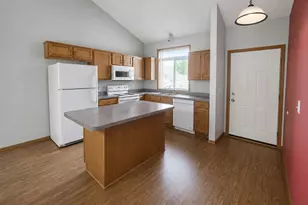 233 Pine St, Cannon Falls, MN 55009 - Photo 4