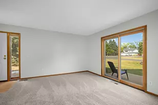 4061 Maureen Dr NE, Columbia Heights, MN 55421 - Photo 4