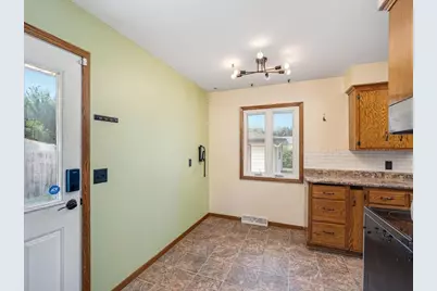 6231 Quail Avenue N, Brooklyn Center, MN 55429 - Photo 16