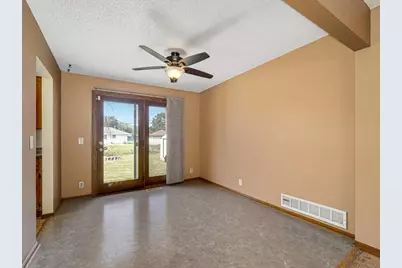 6231 Quail Avenue N, Brooklyn Center, MN 55429 - Photo 12