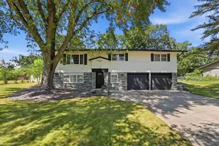 1785 Oak Rd, Saint Cloud, MN 56303 - Photo 1