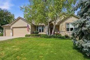 10904 Chatham Ct S, Burnsville, MN 55337 - Photo 2