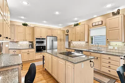 10904 Chatham Court S, Burnsville, MN 55337 - Photo 14