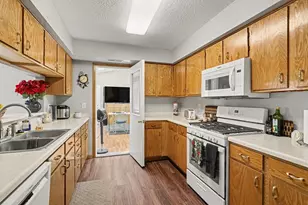 7714 157th St W, Apple Valley, MN 55124 - Photo 10