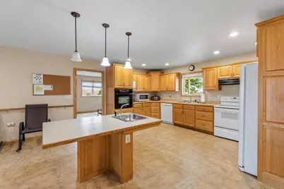 900 Courtney Drive, Caledonia, MN 55921 - Photo 2