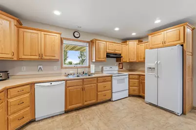 900 Courtney Drive, Caledonia, MN 55921 - Photo 4