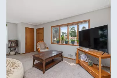 6828 51st Place N, Crystal, MN 55428 - Photo 4