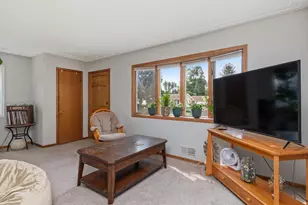 6828 51st Pl N, Crystal, MN 55428 - Photo 4