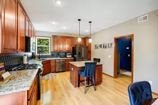 14005 Autumn Ct, Rosemount, MN 55068 - Photo 8