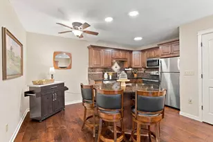 970 Pontiac Ln, Chanhassen, MN 55317 - Photo 6