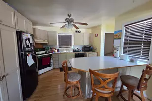 813 Ulstad Ave, Albert Lea, MN 56007 - Photo 2