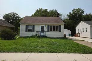 813 Ulstad Ave, Albert Lea, MN 56007 - Photo 2