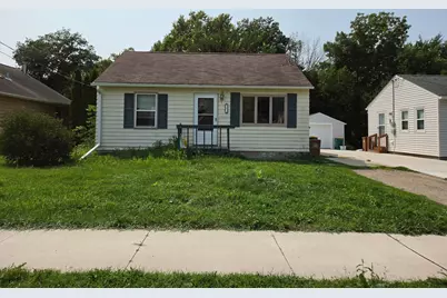 813 Ulstad Avenue, Albert Lea, MN 56007 - Photo 1